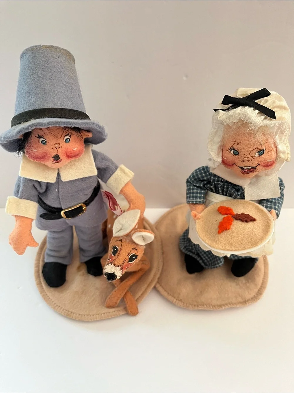 Annalee Thanksgiving Harvest Fall Pilgrim Couple Pie Fawn 1994 8